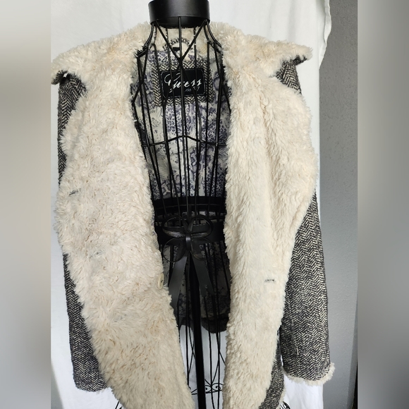 GUESS Coat - Picture 5 of 7